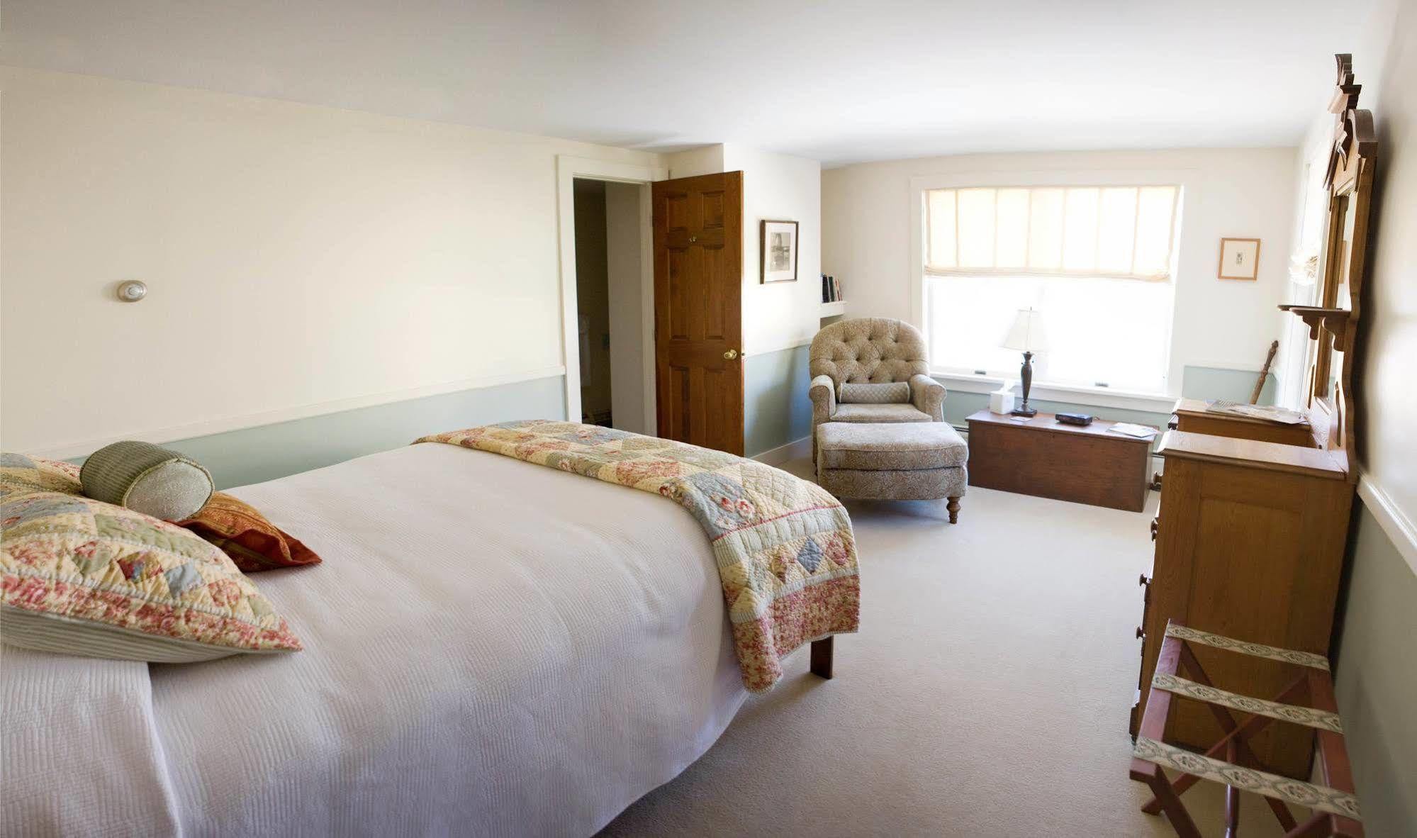 The Red Clover Inn Mendon Экстерьер фото