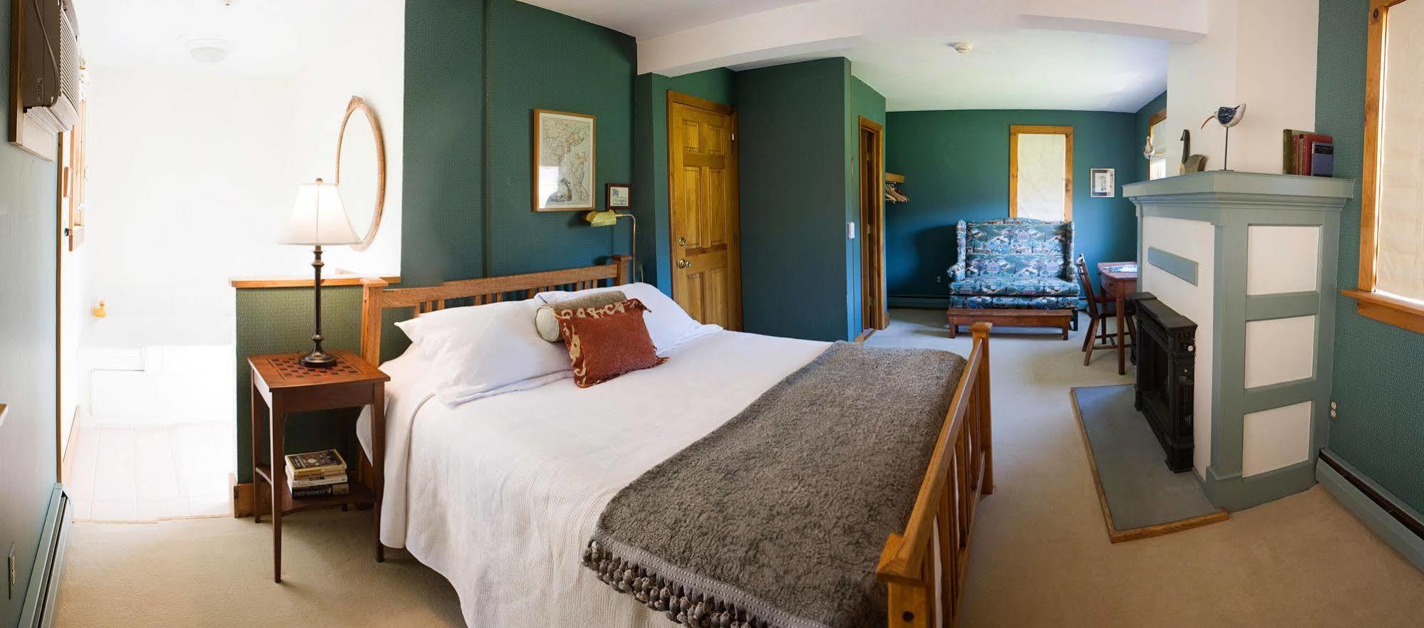The Red Clover Inn Mendon Экстерьер фото